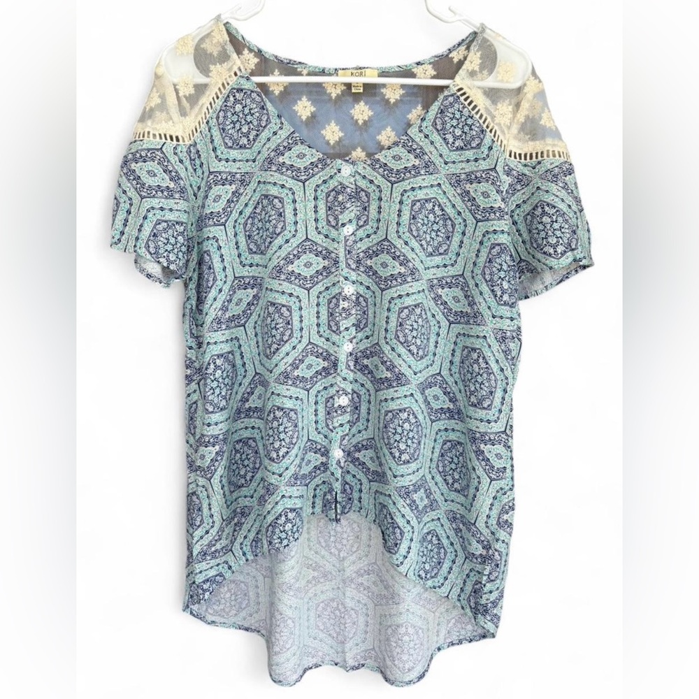 Women's Abstract Lace Button Down Top Size Small Short Sleeve‎ Lightweight